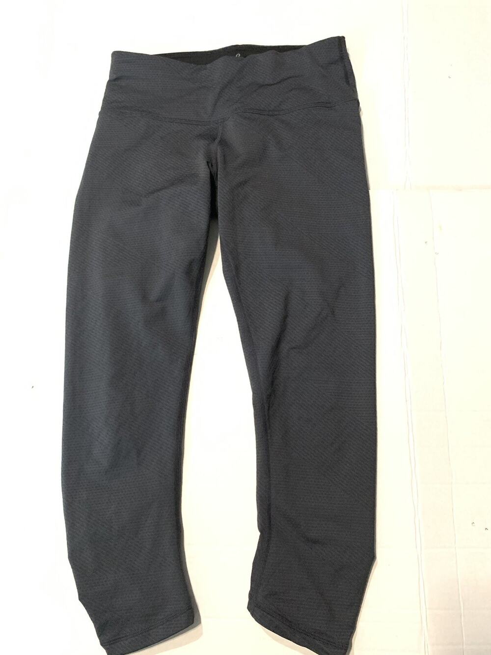 Prana Women's Black Geometric Textured Cropped Capri Leggings Ruched Sz S VGUC